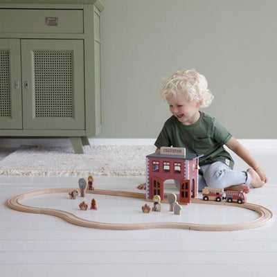 Holzeisenbahn Erweiterung - Feuerwehrhaus FSC