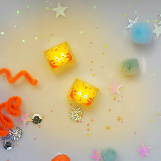 GLO PALS- Daniel Tiger Pal - Sensorische leuchtende Würfel