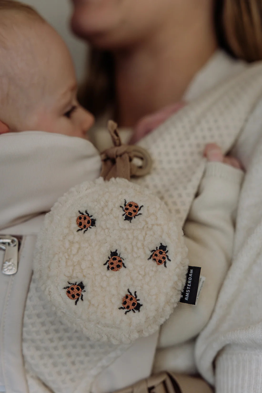 Flow Amsterdam -Ted - Comforter on the go (ladybug)