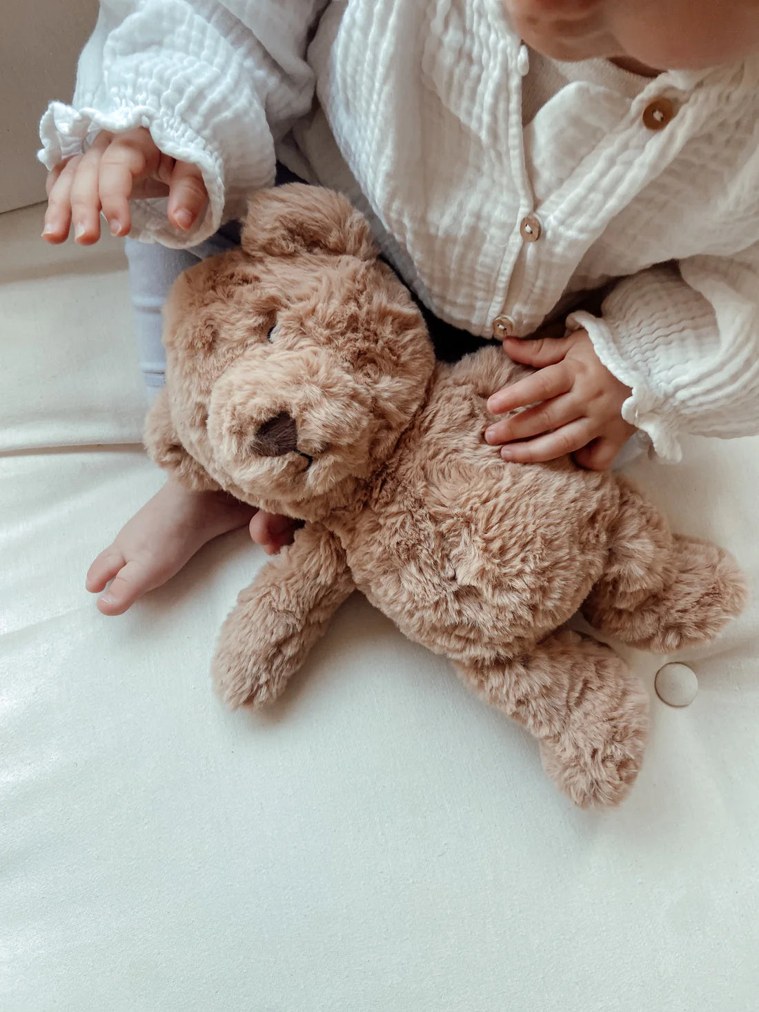 Flow Amsterdam -Lou (brown) - Rechargeable heartbeat comforter