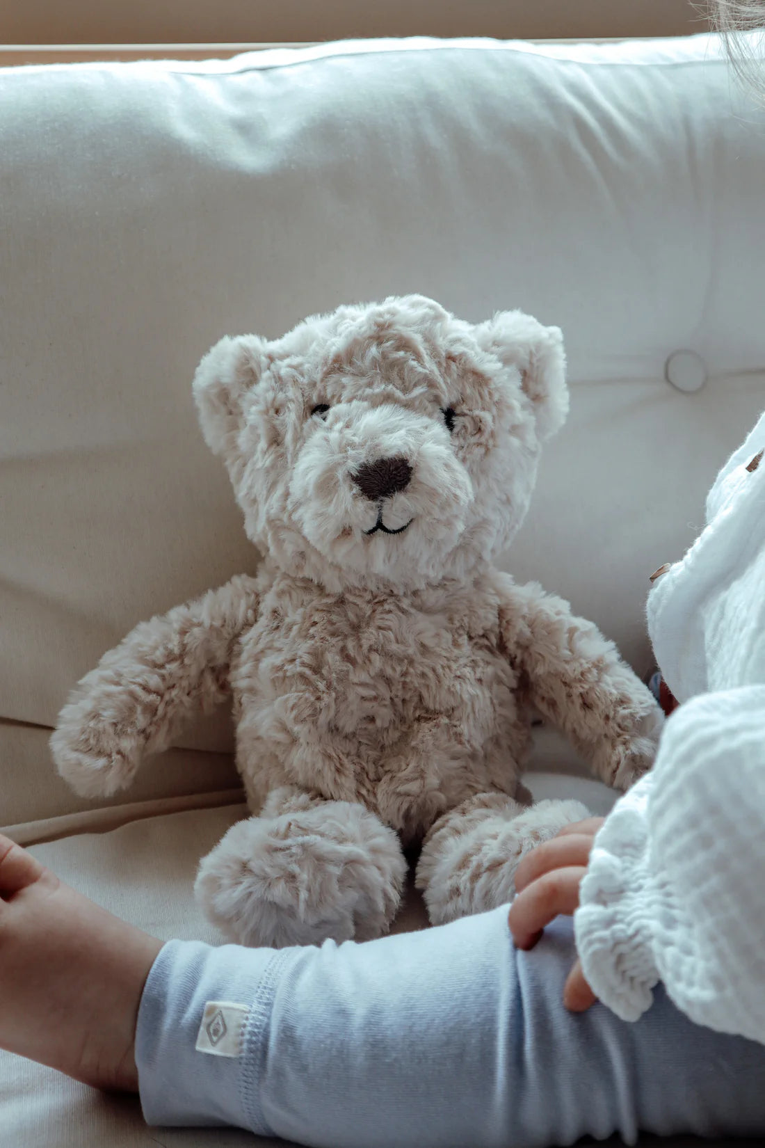 Flow Amsterdam -Lou (beige) - Rechargeable heartbeat comforter