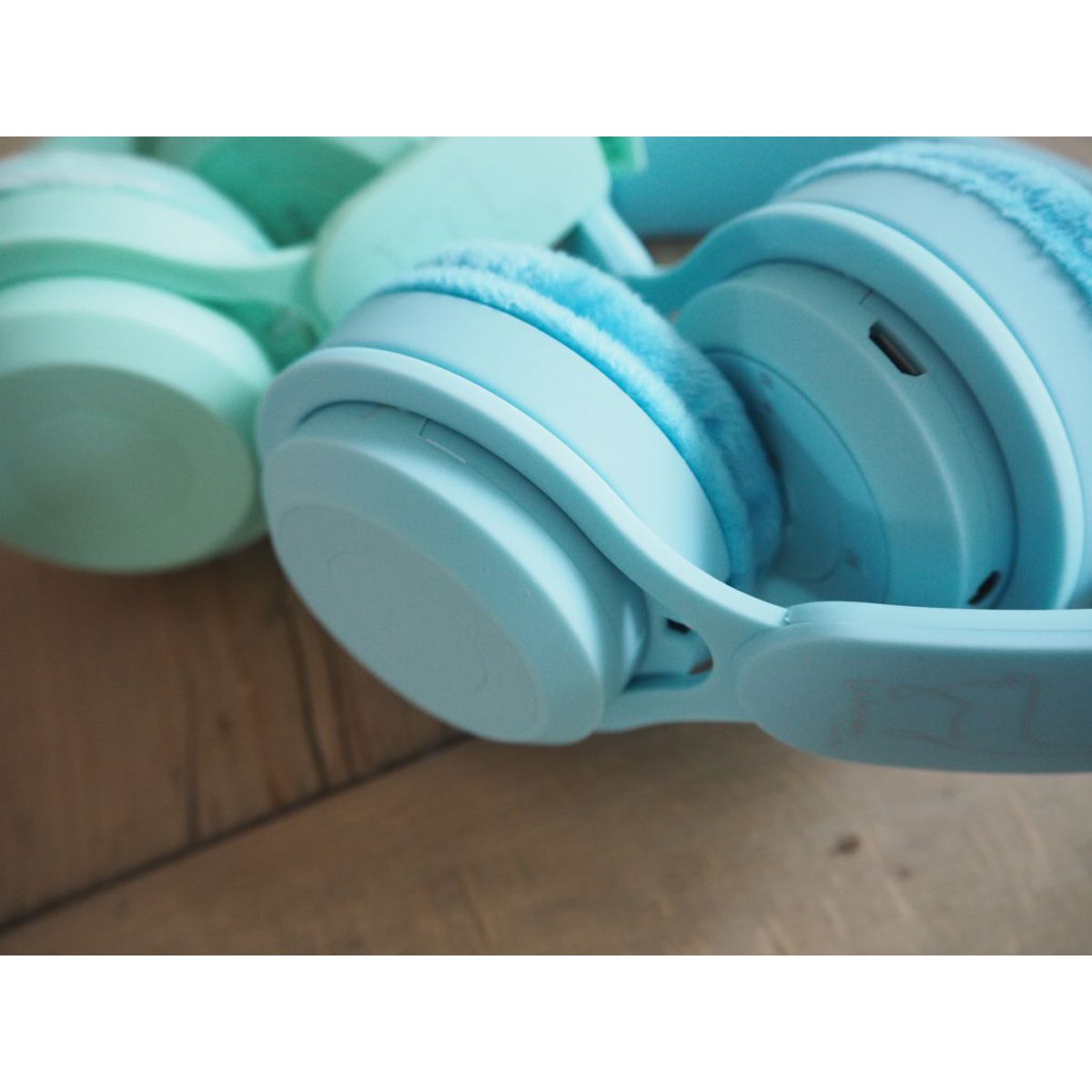 Wireless Headphone - Blue Pastel