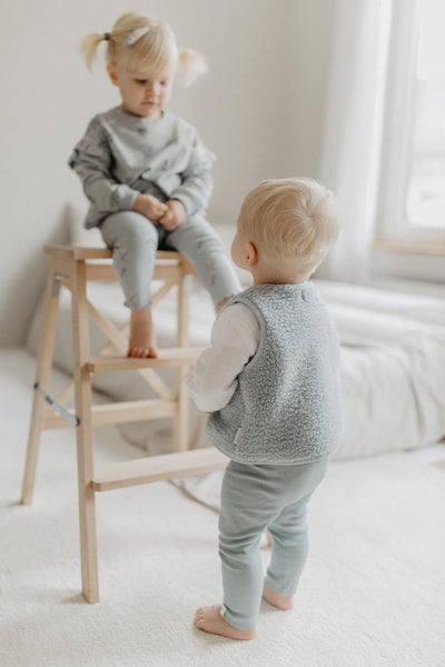 Teddy Weste 'clear blue' mit Dackel-Stickerei - clear blue