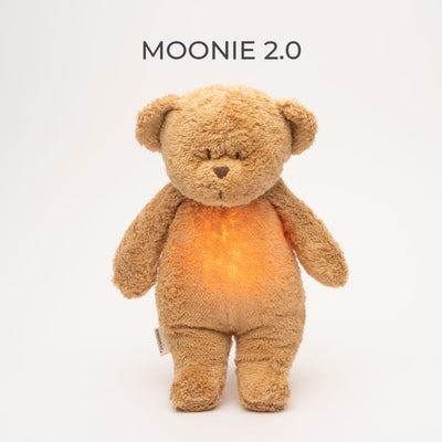 MOONIE 2.0 CAPPUCCINO - ORGANIC HUMMING BEAR WITH A LAMP