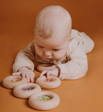 Petit Boum -Petit Boum Sensory Donut Strawberries Sensorik Spielzeug