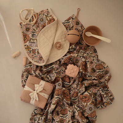 Mushie Swaddle Retro Flowers